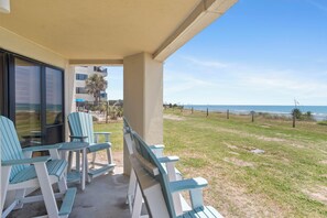 Terrace/patio - Oceanfront 1st Floor Walk-Out w/ Ocean Views, Steps to Beach & Pool - 4BR 3BA (Indian Beach)