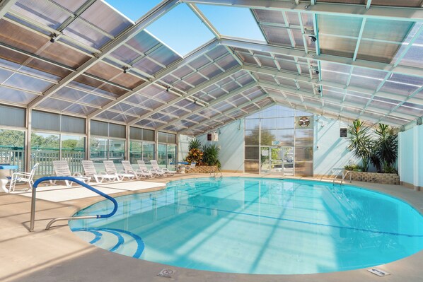Indoor pool, outdoor pool
