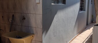 Kitent Aconchegante Simples lugar tranquilo discreto