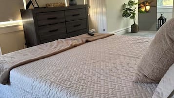 2 quartos, ferros/tábuas de passar roupa, Wi-Fi, roupa de cama
