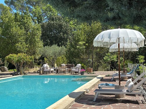 Our Cottages at Les Pervenches-Provence are the perfect Provencial getaway.