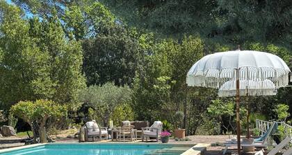 Our Cottages at Les Pervenches-Provence are the perfect Provencial getaway.