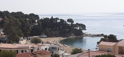 Apartment Balcony sea view 5 minutes walk from the sea