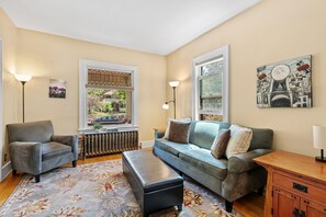 TV - MINNeSTAY* Pillsbury Hideaway (Minneapolis)