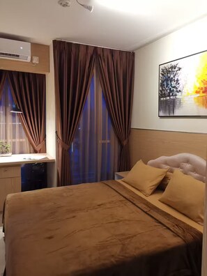 1 quarto, escrivaninha, ferros/tábuas de passar roupa, Wi-Fi de cortesia