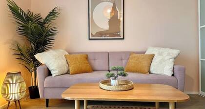 Serene & Stylish 5★ Getaway in Central Turku – King Bed, Cozy & Prime Location
