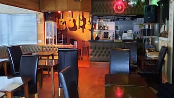 Bar (en la propiedad)