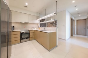 Luxury Apartment, Balcony | Private kitchen