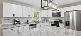 Forest Retreat: Cozy Getaway