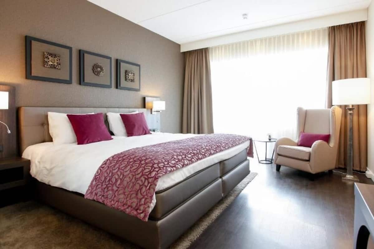 Deluxe Double Room | In-room safe, blackout drapes, soundproofing, free WiFi