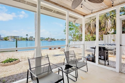 Bayfront Escape Dog-Friendly Charm