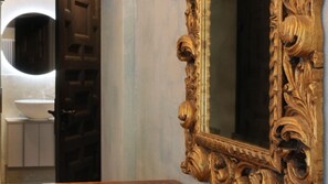 Dusche, kostenlose Toilettenartikel, Haartrockner, Bidet