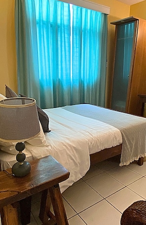 1 chambre, fer et planche à repasser, Wi-Fi, draps fournis