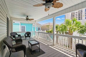 Terrace/patio - 450ft To Beach- Salty Monkey- 4BR in Cherry Grove (North Myrtle Beach)