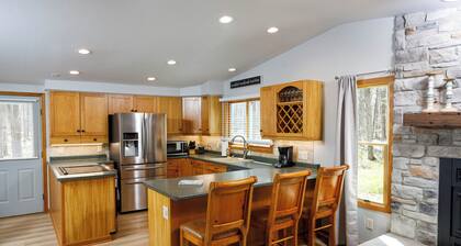 Private Home in Egg Harbor-Fire Pit and Fire Place