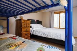 5 bedrooms, iron/ironing board, travel cot, free WiFi