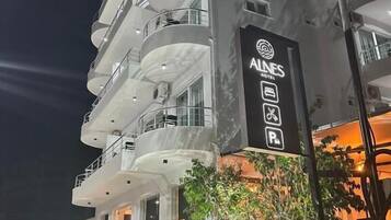 Fachada de la propiedad