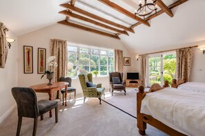 5 slaapkamers, een strijkplank/strijkijzer, gratis wifi, beddengoed