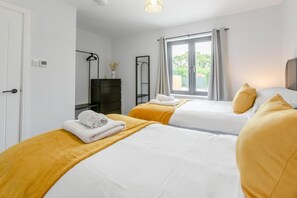 4 habitaciones, tabla de planchar con plancha y wifi gratis 