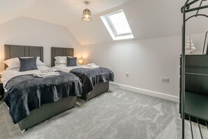 4 bedrooms, iron/ironing board, free WiFi, bed sheets - 4 Bed in Bridgerule (oc-i31757) (Bridgerule)