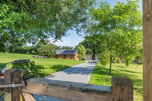 Property grounds - 2 Bed in Fairy Cross (oc-l32198) (Fairy Cross)