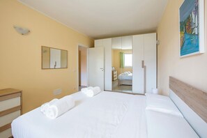 1 chambre, fer et planche à repasser, Wi-Fi gratuit, draps fournis