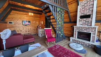 Deluxe Bungalow, Balcony, Valley View | 1 bedroom, laptop workspace, free WiFi