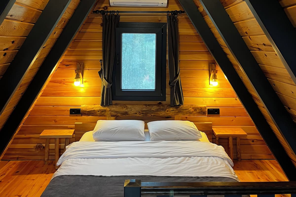 Deluxe Bungalow, Balcony, Mountain View | 1 bedroom, laptop workspace, free WiFi