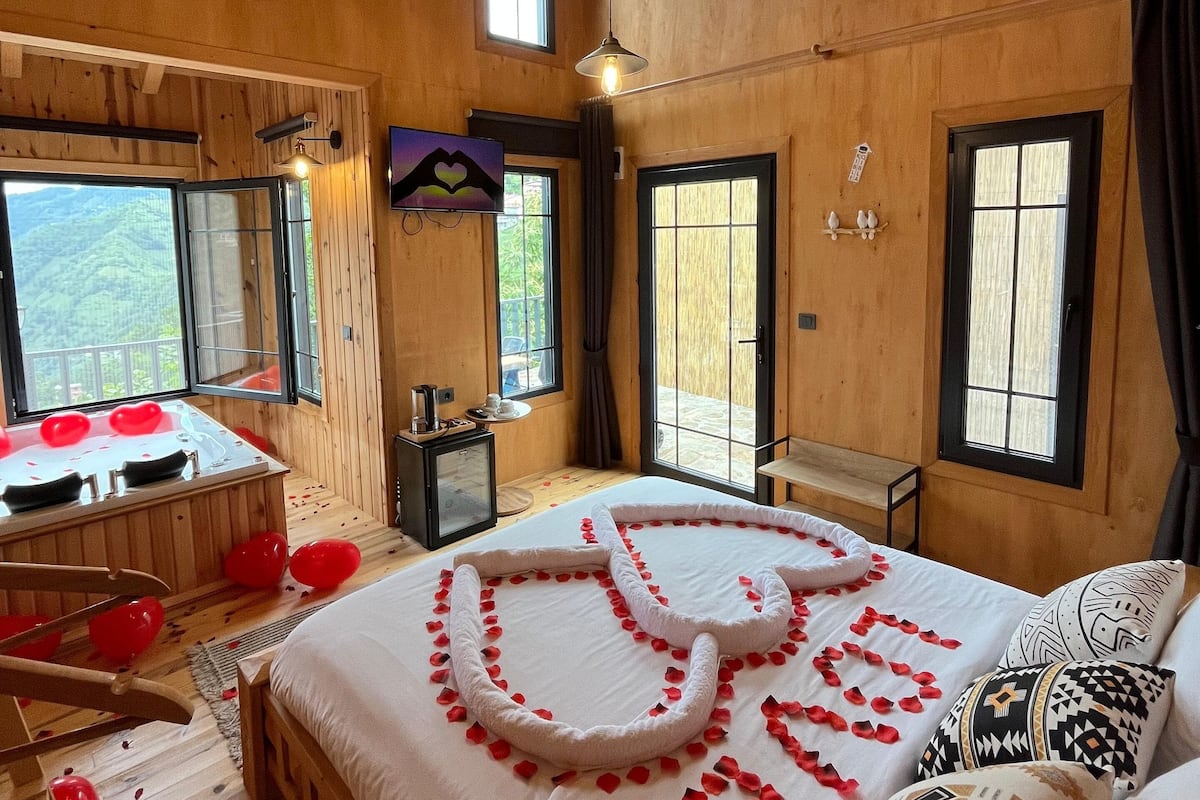 Luxury Bungalow, Balcony, Valley View | 1 bedroom, laptop workspace, free WiFi