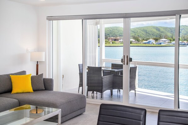 Luxury Townhome, Villa 232D | Living area