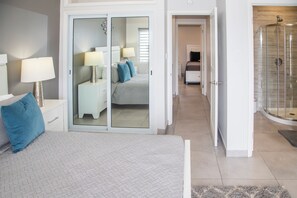 Superior Townhome, Villa 246E