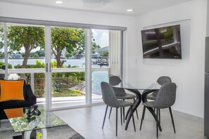 Superior Apartment, 232A Lower Level | Matservice på rummet