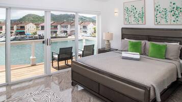 Luxury Townhome Villa 230A | In-room safe, individually decorated, individually furnished