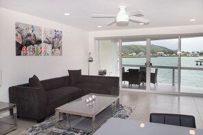 Luxury Townhome, Villa 232D | Living area