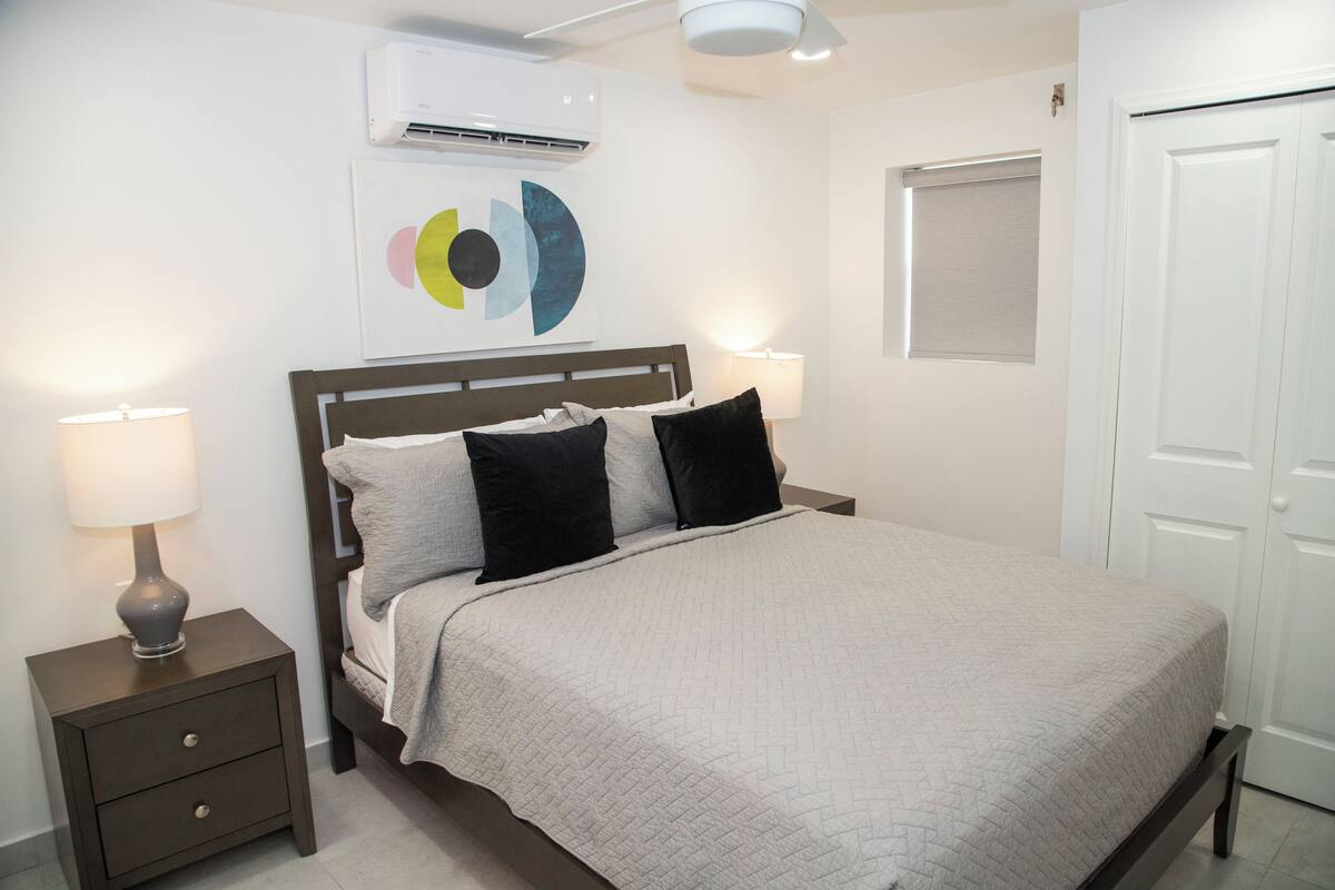 Superior Apartment, 232G Lower Level