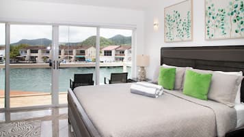 Luxury Townhome Villa 230A | In-room safe, individually decorated, individually furnished