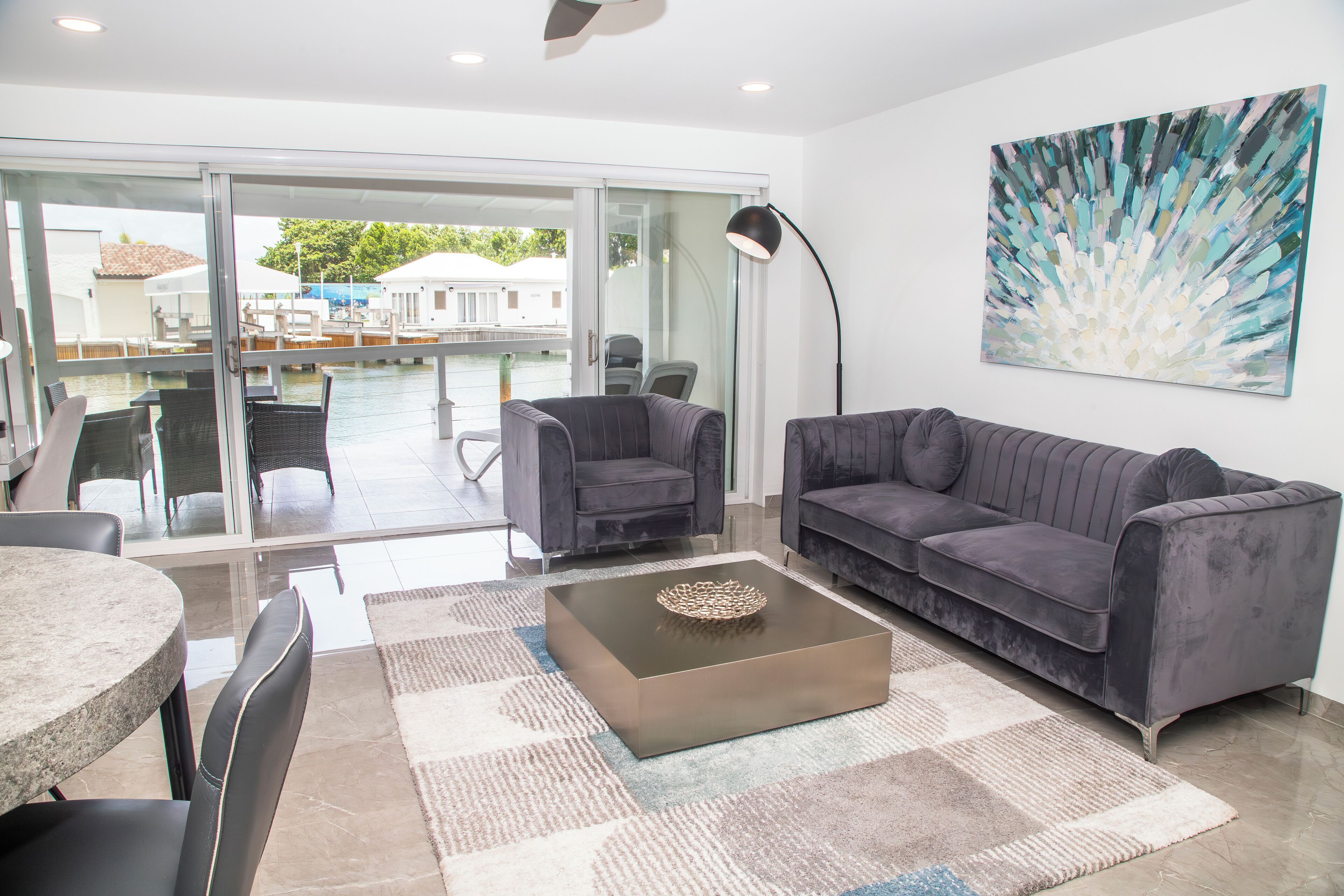 Luxury Townhome, Villa 247C | Living area | Smart TV