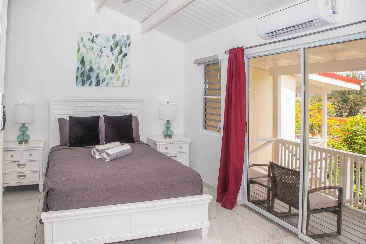 Deluxe Townhome, 101F | In-room safe, individually decorated, individually furnished