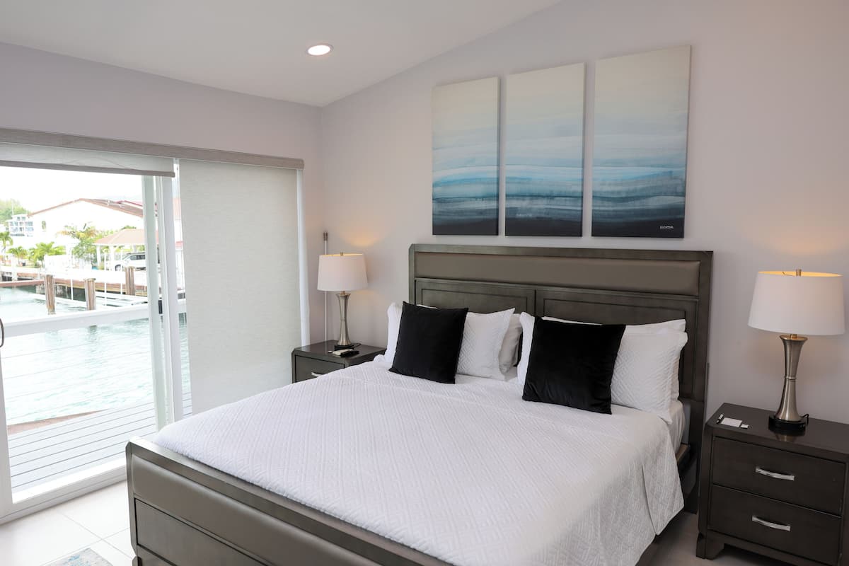 Luxury Townhome, Villa 232D | In-room safe, individually decorated, individually furnished