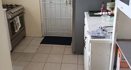 Delightful 2-bedroom apartment with WiFi in Castries