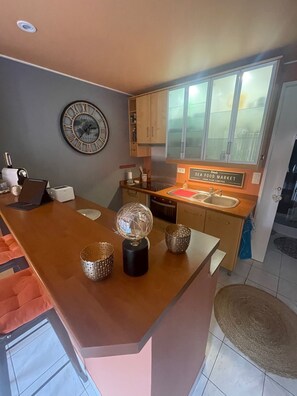 Private kitchen - Rent beautiful studio in Leucate Aphrodite village / Naturist (Leucate)