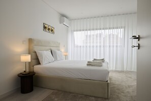 3 bedrooms, iron/ironing board, free WiFi, bed sheets - FLH Porto Central Duplex II (Oporto)