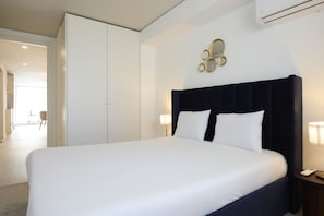 1 habitación, tabla de planchar con plancha, wifi gratis y ropa de cama 