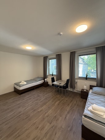 2 bedrooms, WiFi, bed sheets. Vacation apartment Evelyn