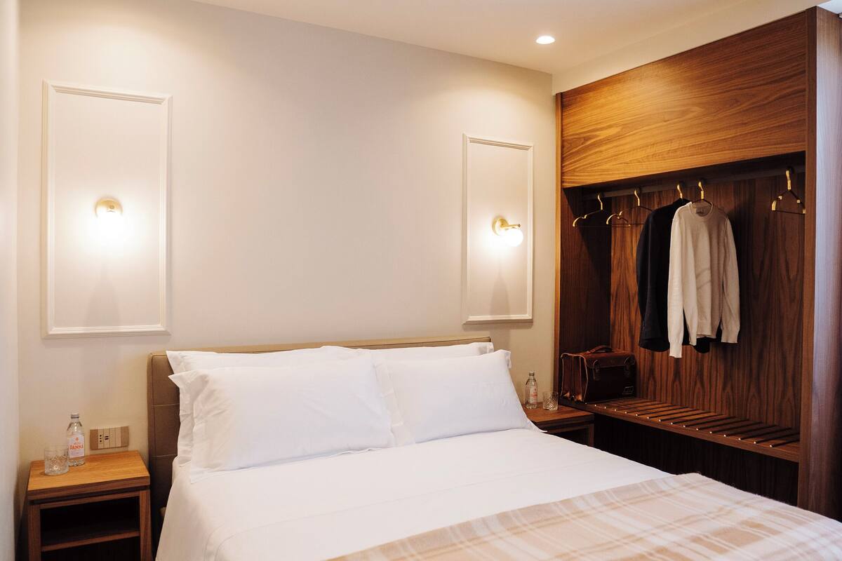 In-room safe, free WiFi