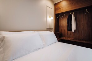 Standard Room, 1 Double Bed | In-room safe, free WiFi - Magnifico Catania Airport (Catania)