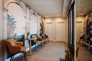 Free daily full breakfast 