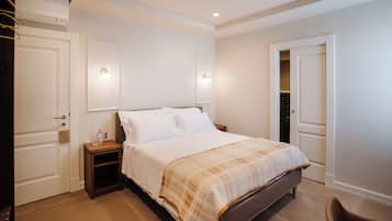 Deluxe Room, 1 Double Bed | In-room safe, free WiFi