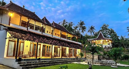 Arys Lagoon Resort Karimunjawa