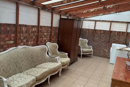 2 Bed-sleeps 4-private Patio-pets-near Heathrow